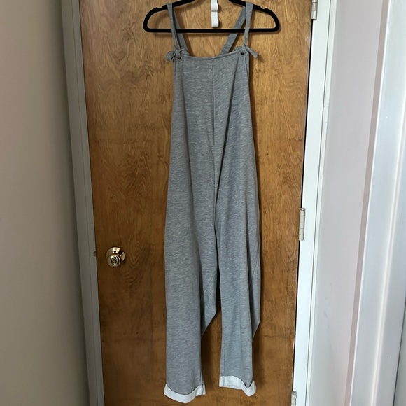 Old Navy Maternity Knotted-Strap Sweatpant Overalls XL - Picture 1 of 12